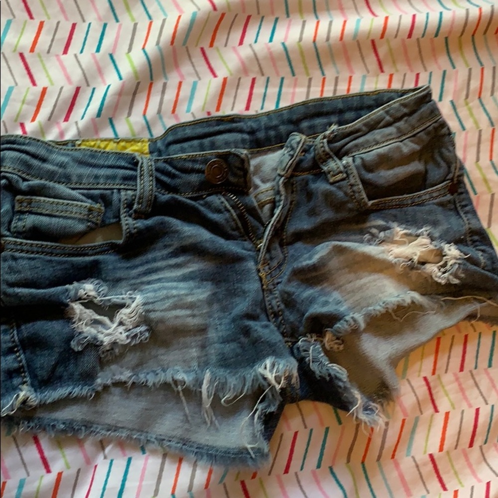 Shorts - Picture 2 of 4